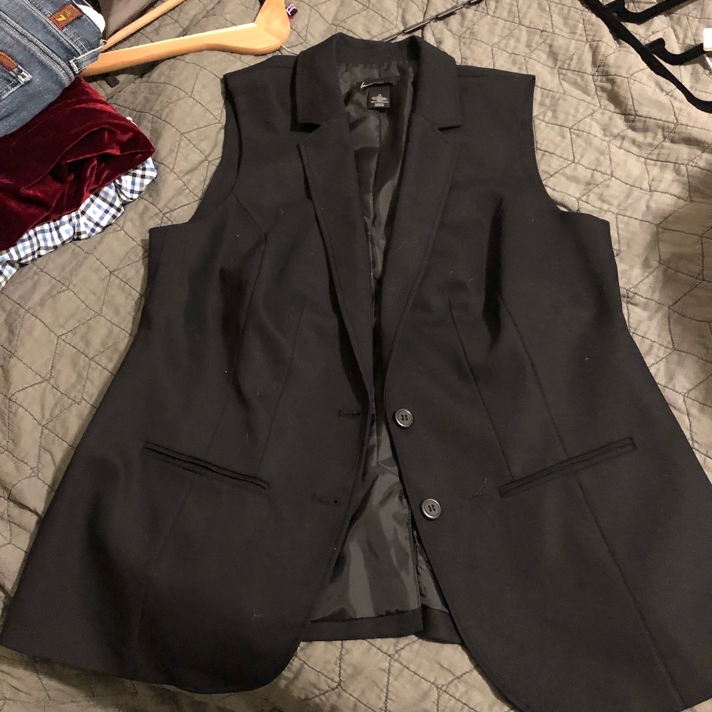 Fitted black vest